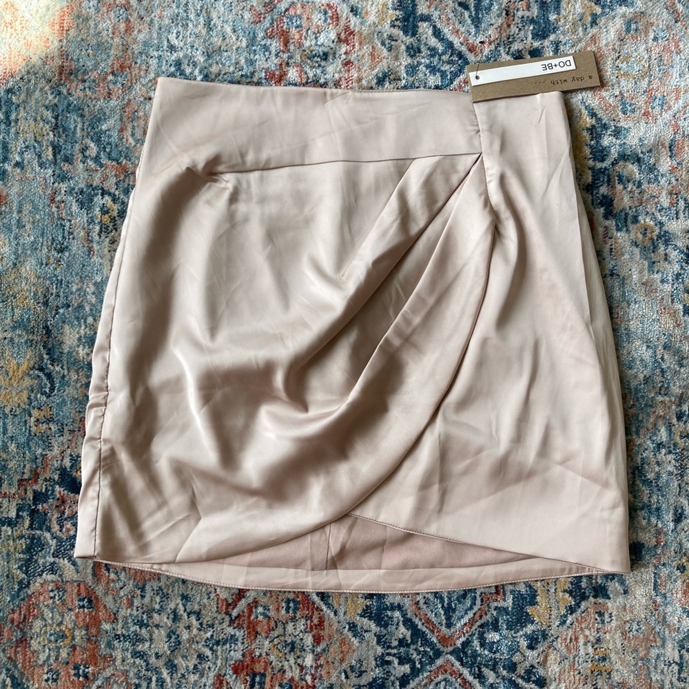 Satin Skirt (Do+Be) Sz M